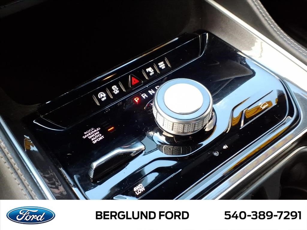 Used 2023 Jeep Wagoneer 4WD w/ Premium Group I image 32