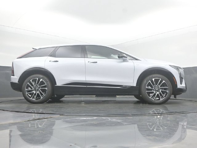 New 2026 Cadillac Optiq Sport 1 w/ LPO, Floor Liner Package AWD/4WD image 53