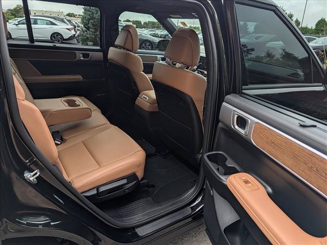 Certified 2024 Hyundai Santa Fe Limited AWD/4WD image 15