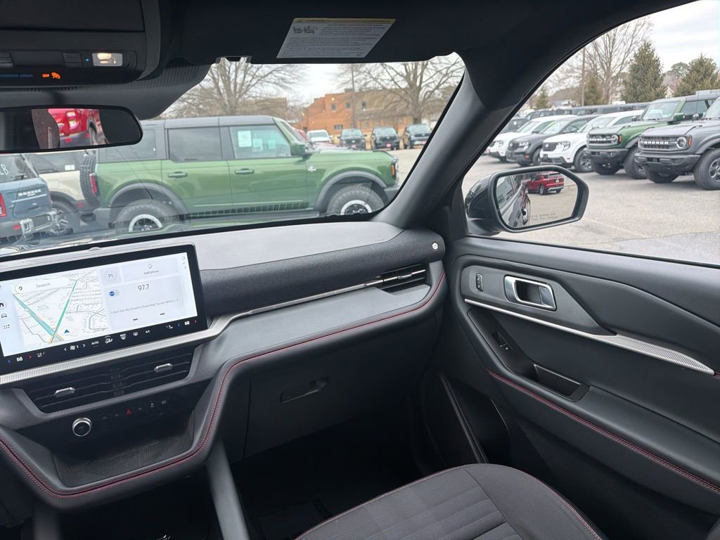 Used 2025 Ford Explorer ST-Line image 11