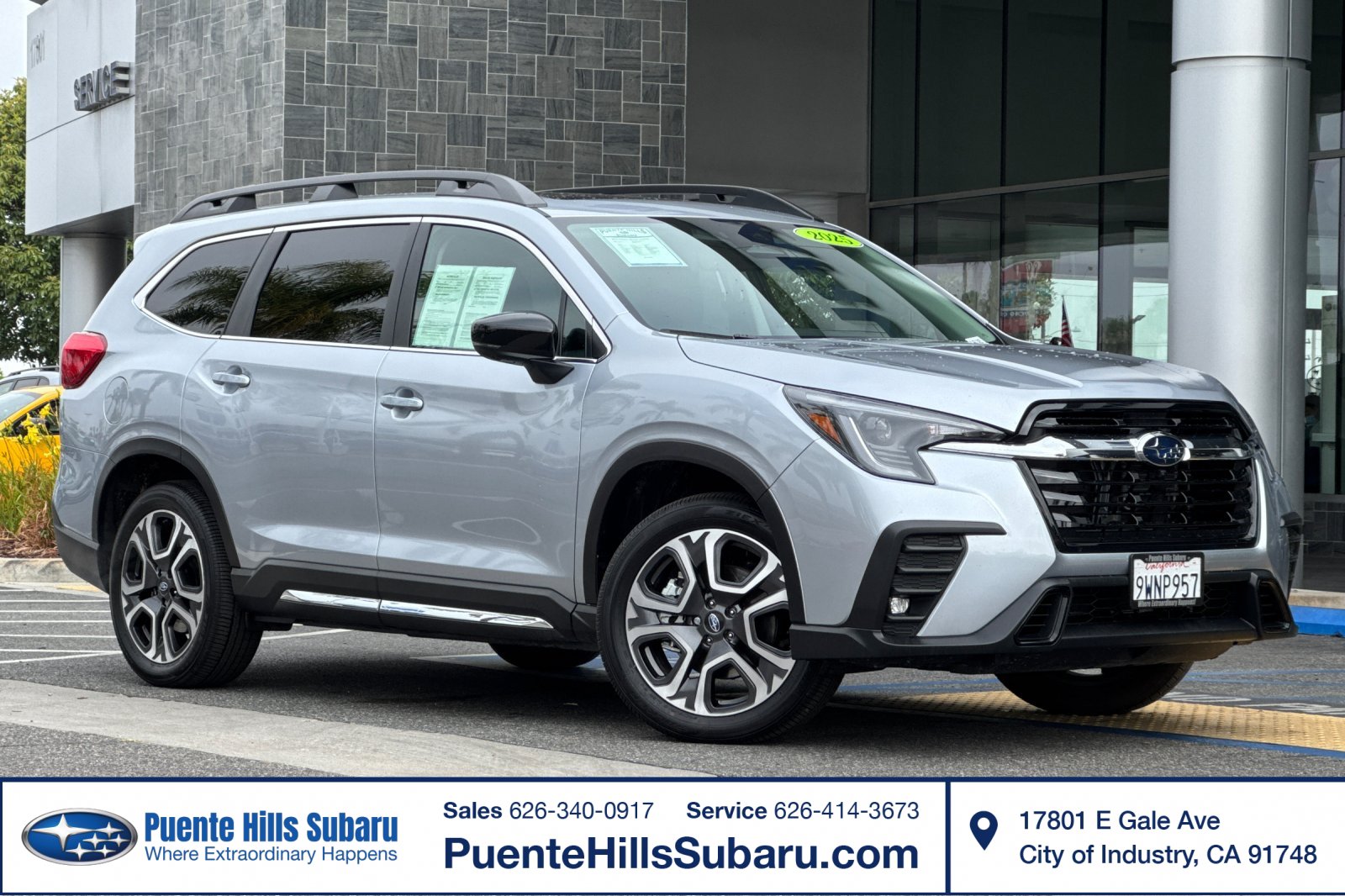 Used 2025 Subaru Ascent Limited AWD/4WD image 1