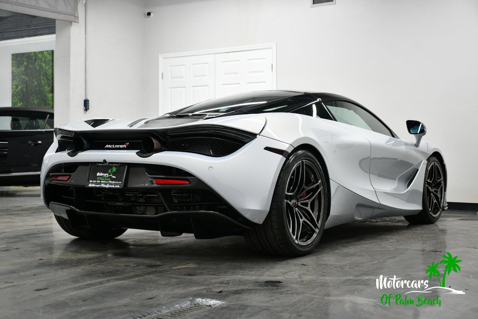 Used 2018 McLaren 720S RWD image 16