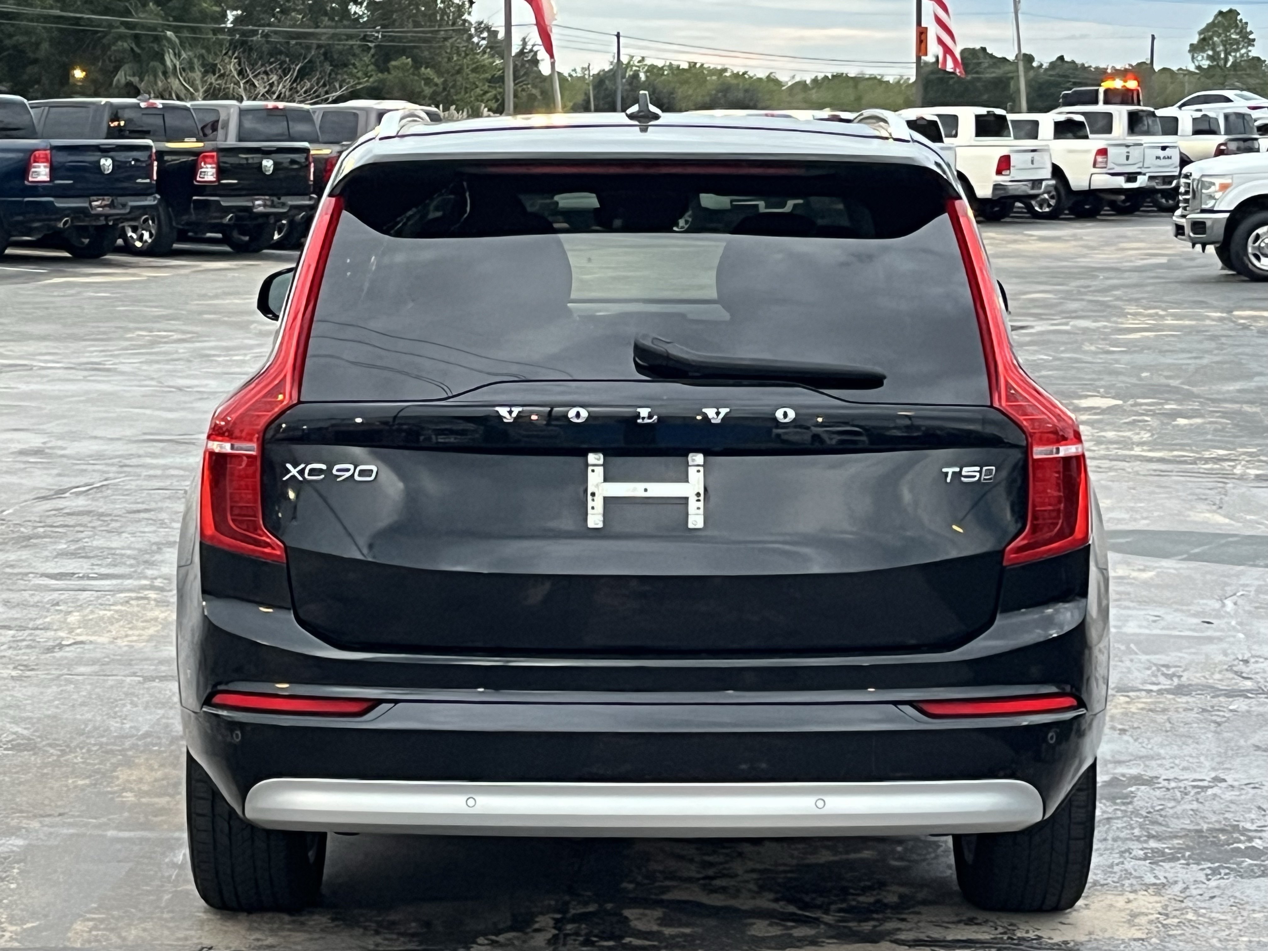 Used 2022 Volvo XC90 T5 Momentum AWD/4WD image 10