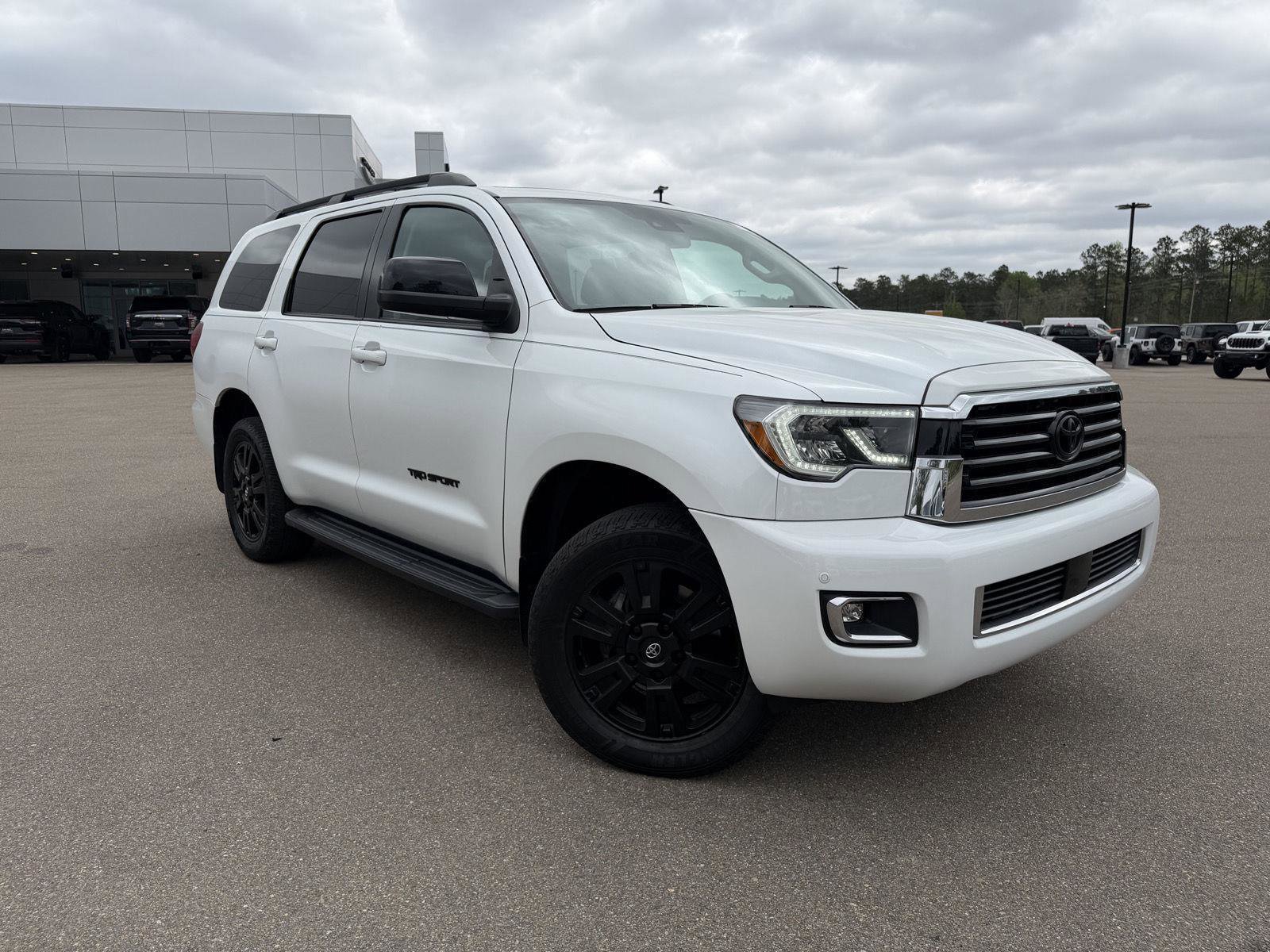 Used 2022 Toyota Sequoia TRD Sport AWD/4WD image 3