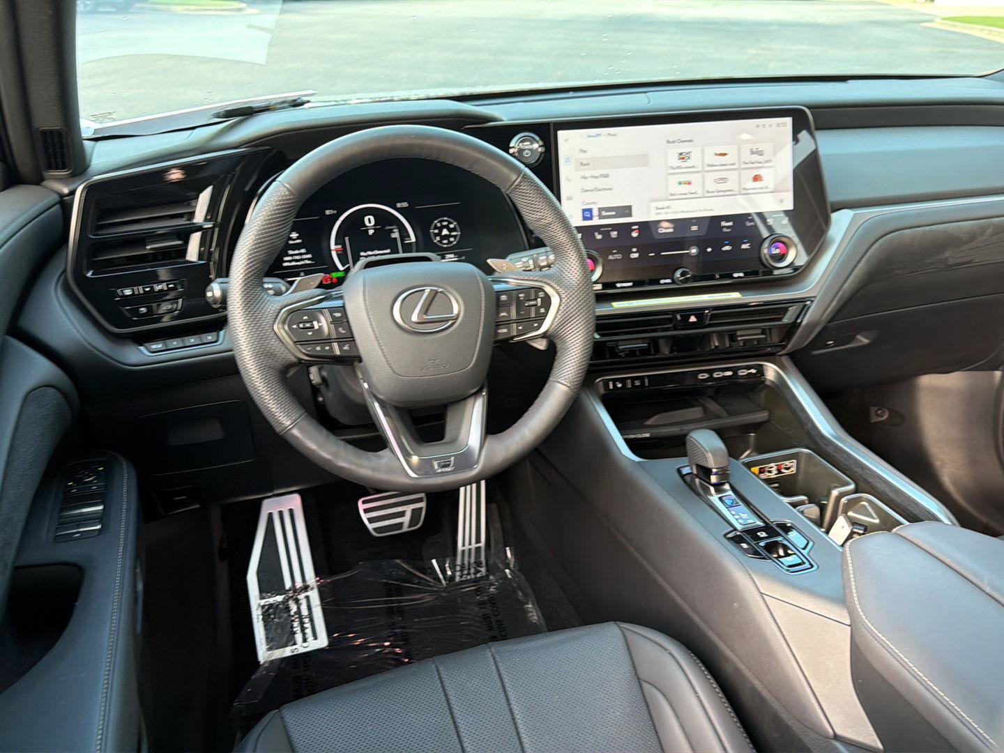 Certified 2025 Lexus TX 500h AWD w/ Technology Package image 20