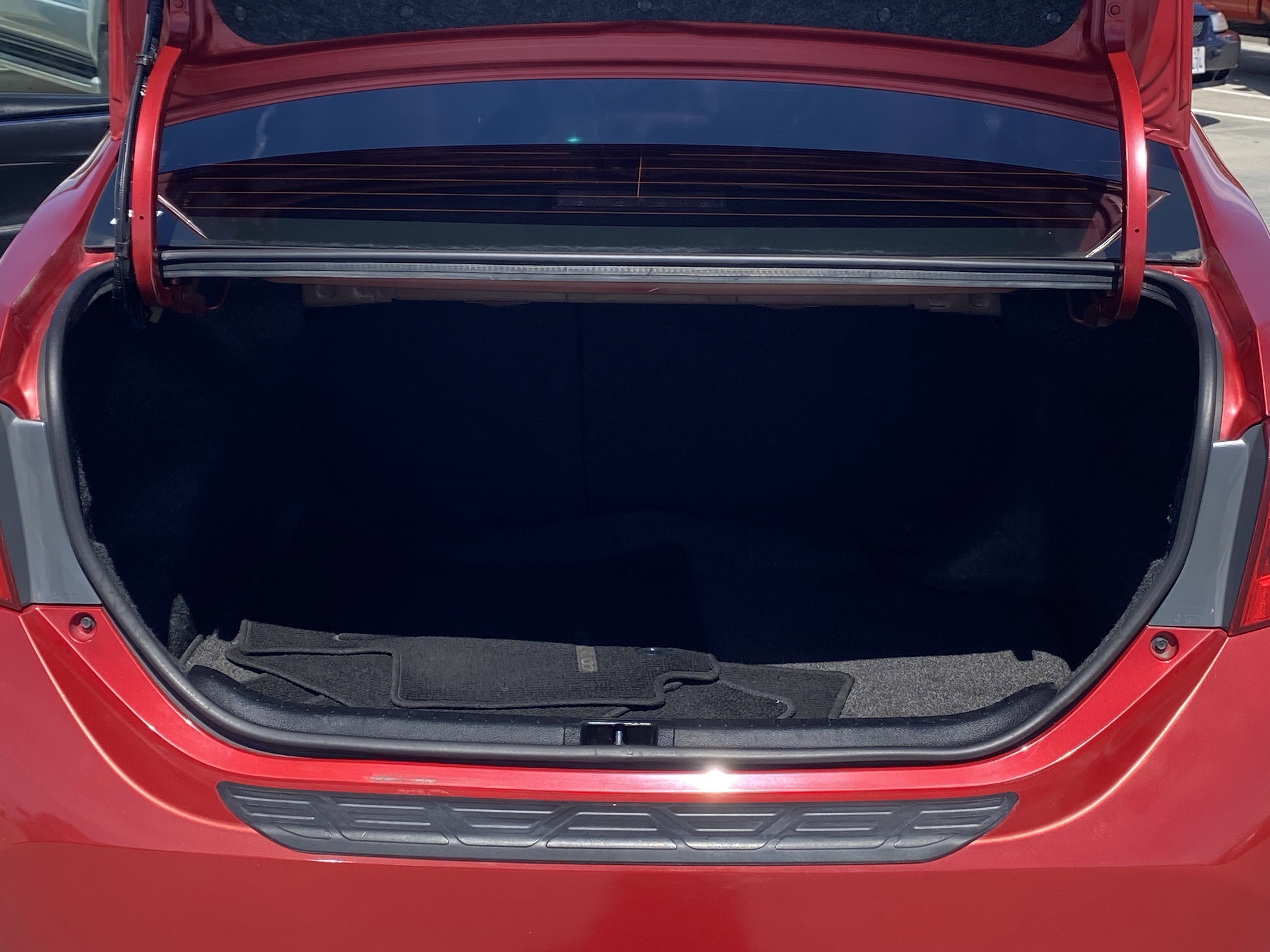 Used 2018 Toyota Corolla SE w/ Carpet Mat Package (TMS) FWD image 21