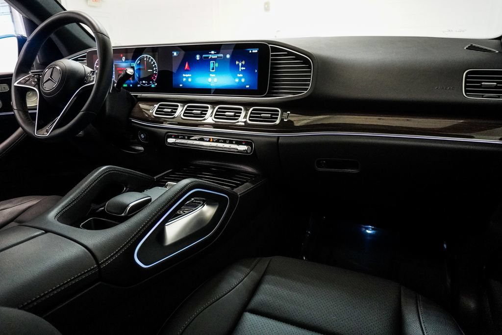 Used 2025 Mercedes-Benz GLE 450e 4MATIC image 11