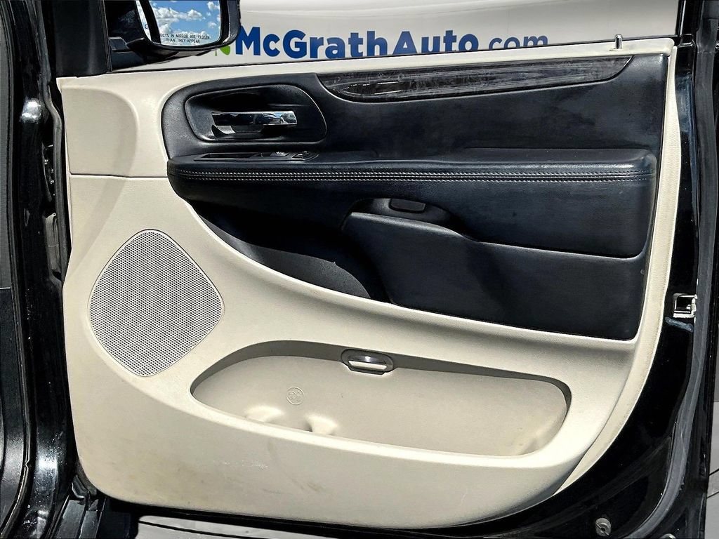 Used 2014 Dodge Grand Caravan SXT FWD image 27