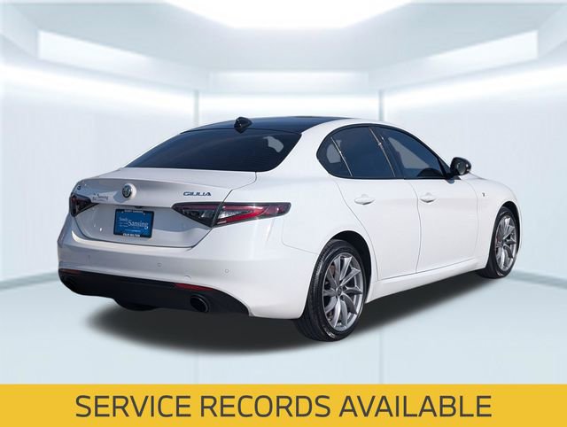 Used 2024 Alfa Romeo Giulia Ti AWD/4WD image 5
