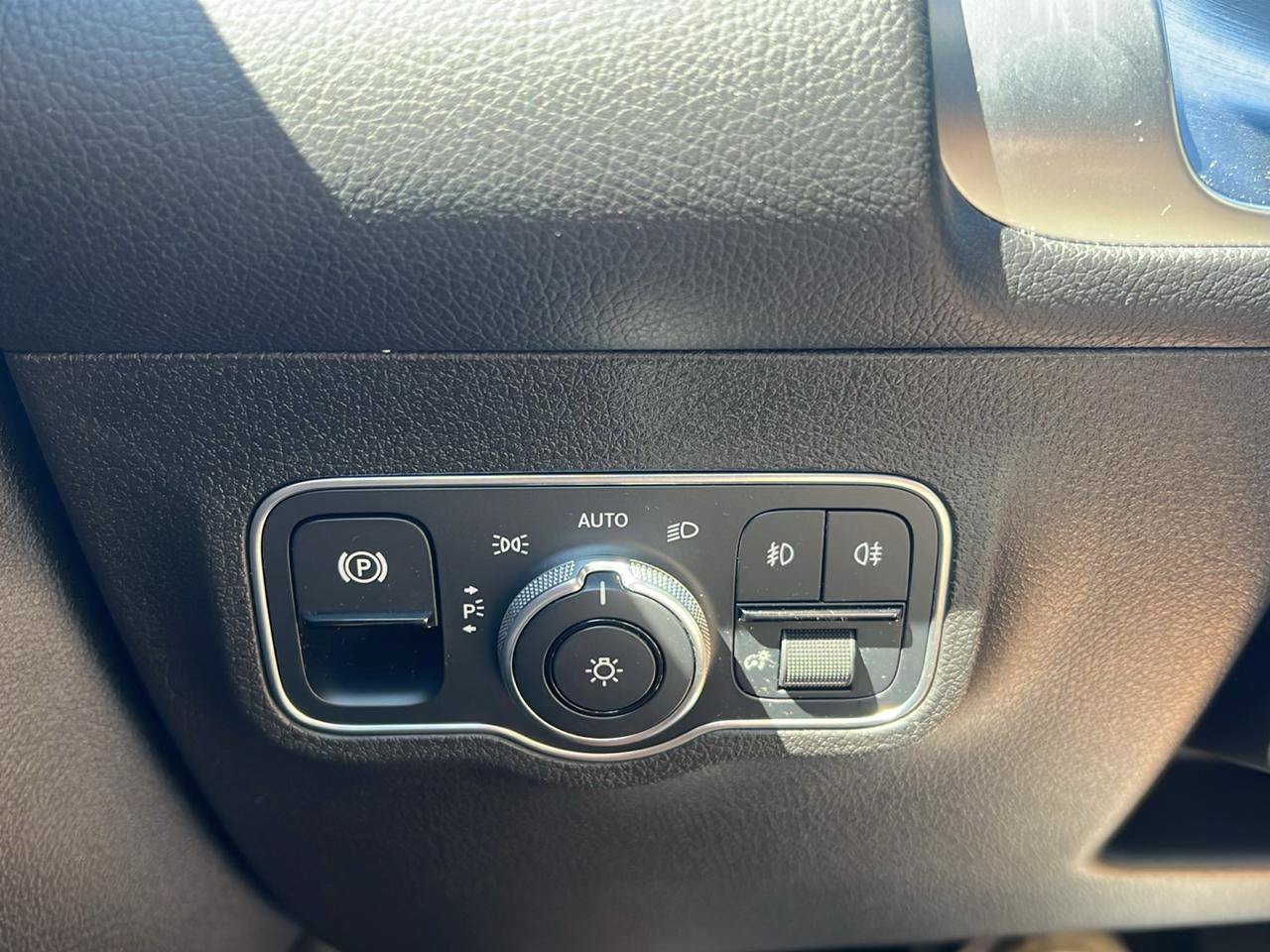 Used 2020 Mercedes-Benz GLB 250 4MATIC image 23