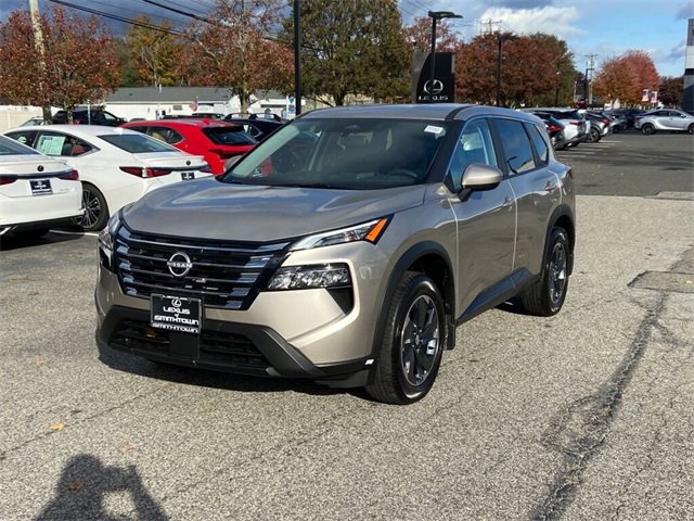 Used 2026 Nissan Rogue SV image 8