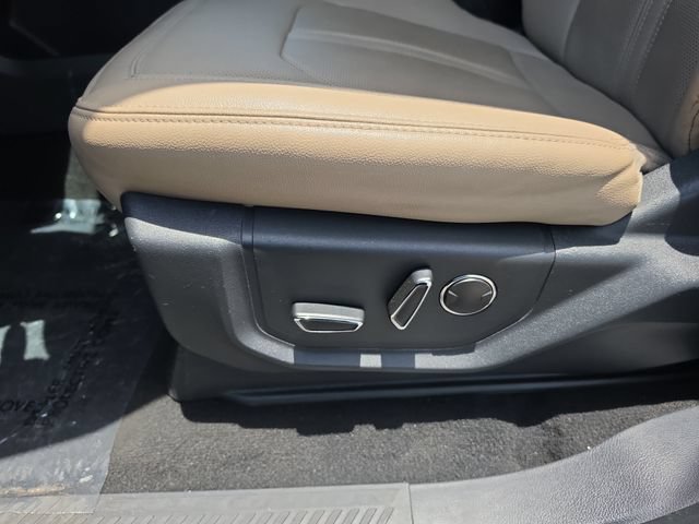 Used 2024 Ford Expedition Limited AWD/4WD image 18