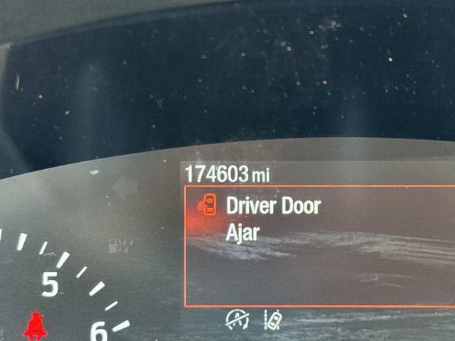 Used 2020 Ford Escape SE image 2