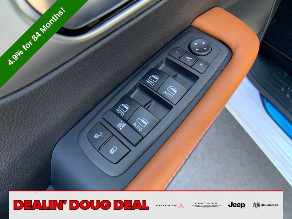 New 2026 Chrysler Pacifica Pinnacle image 11