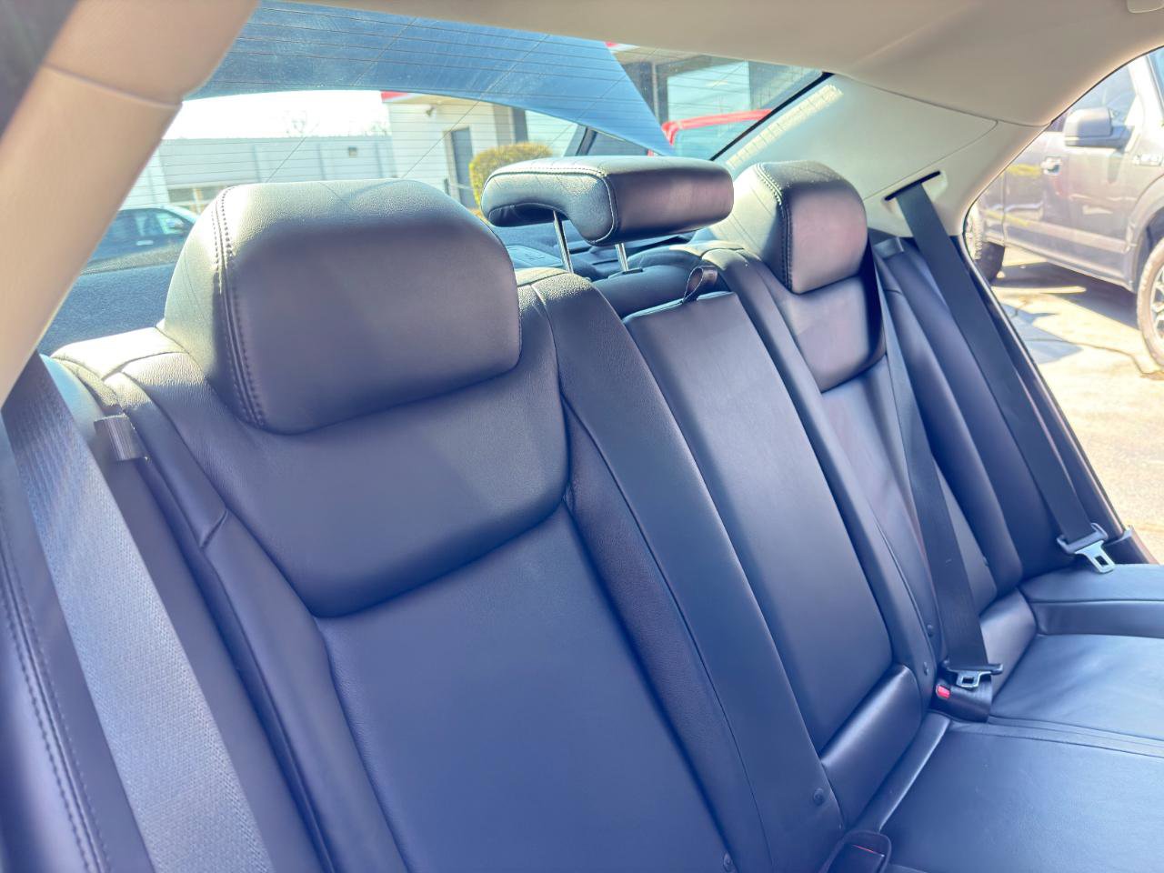 Used 2015 Chrysler 300 Limited w/ Driver Convenience Group image 32