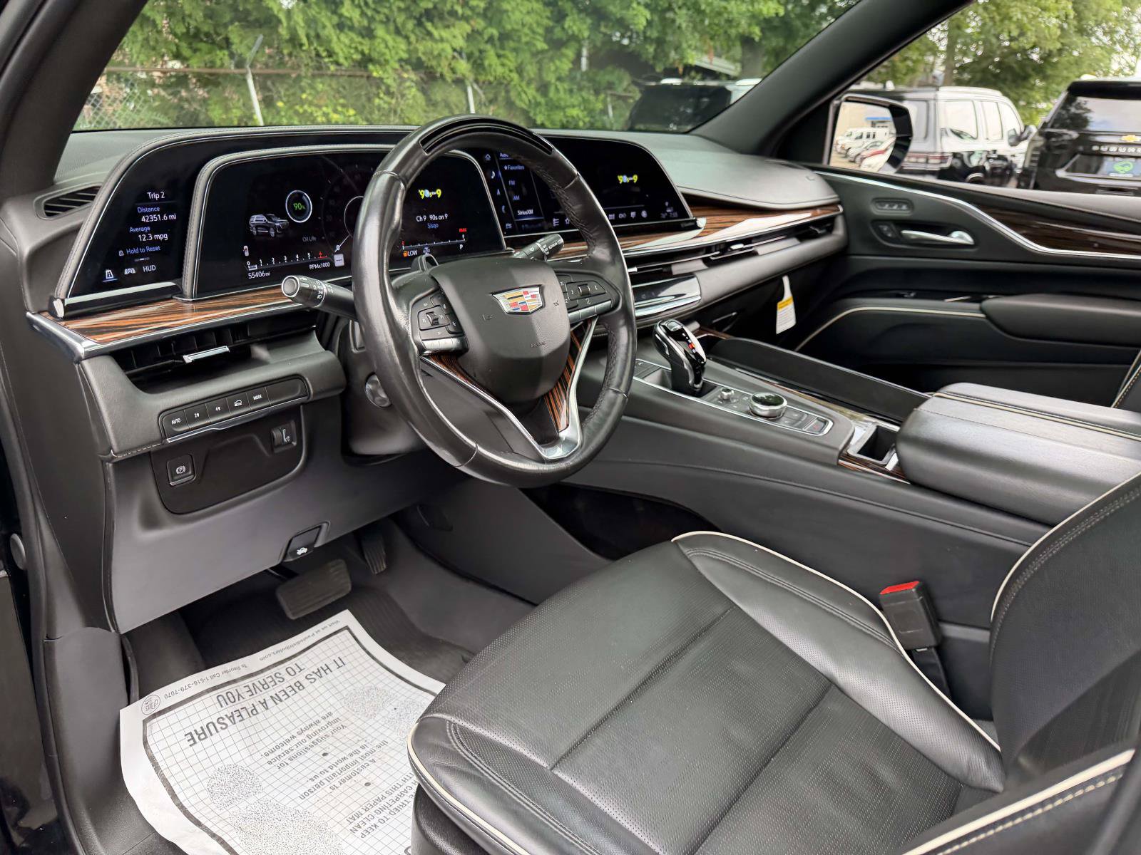Used 2023 Cadillac Escalade Premium Luxury AWD/4WD image 13