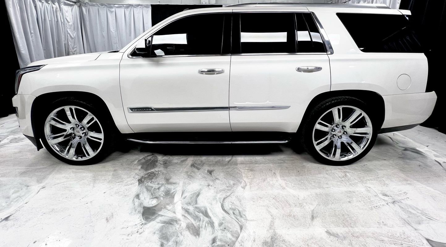 Used 2015 Cadillac Escalade Premium AWD/4WD image 10