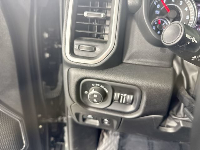 Used 2025 RAM 1500 Laramie AWD/4WD image 15