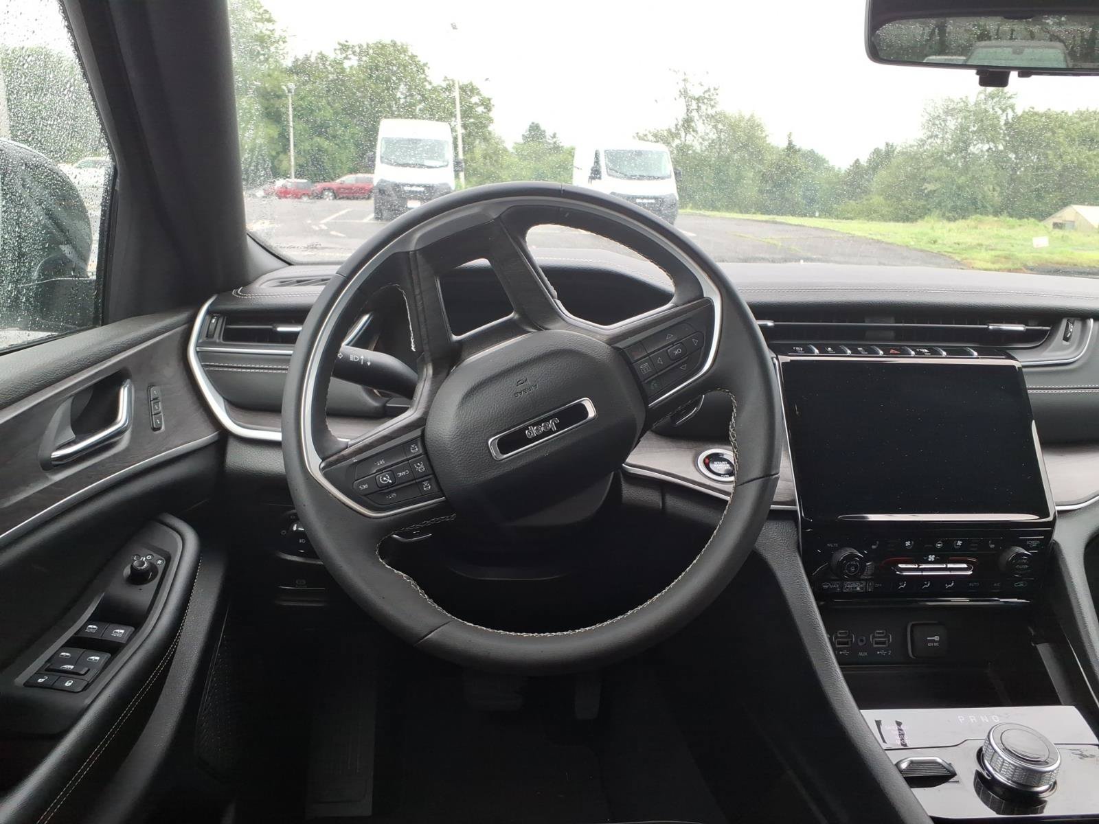 Used 2024 Jeep Grand Cherokee L Limited w/ Luxury Tech Group II AWD/4WD image 18