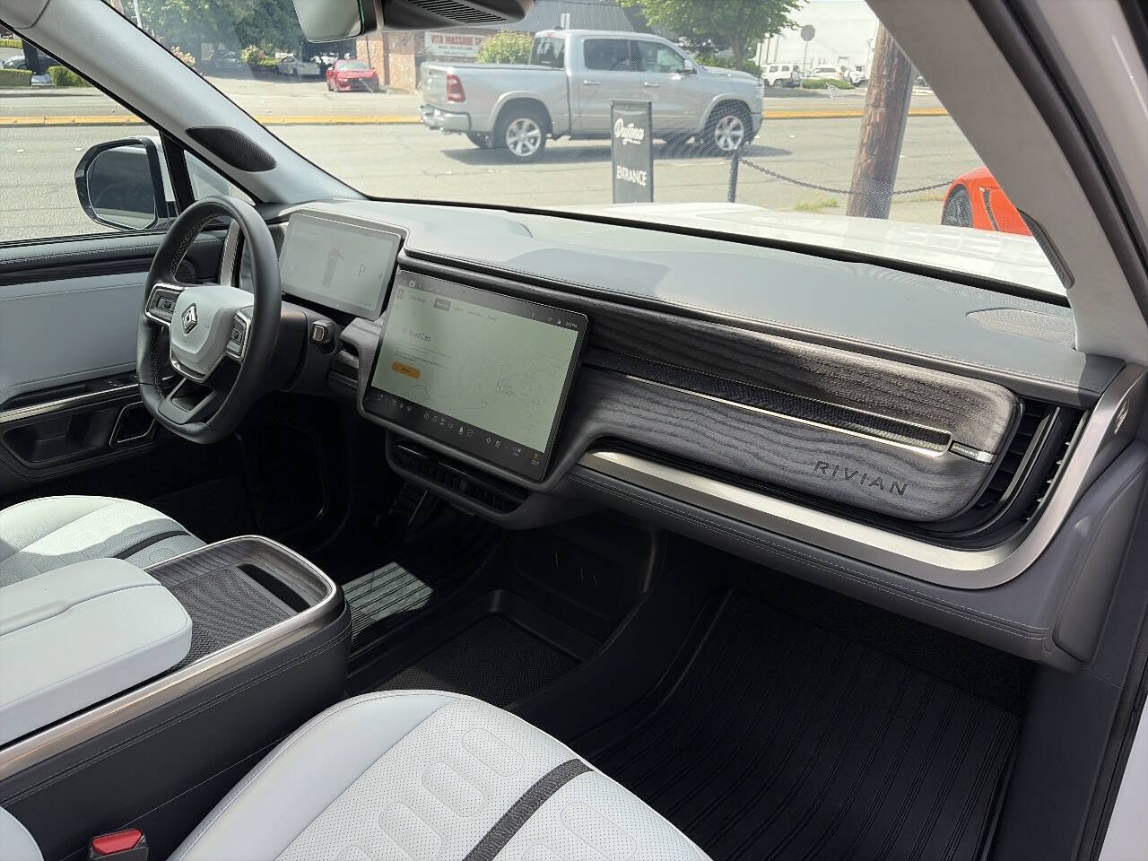 Used 2022 Rivian R1T Adventure AWD/4WD image 20