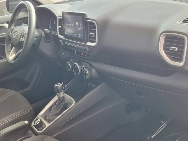 Used 2025 Hyundai Venue SEL FWD image 32