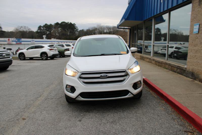 Used 2019 Ford Escape SE FWD image 2