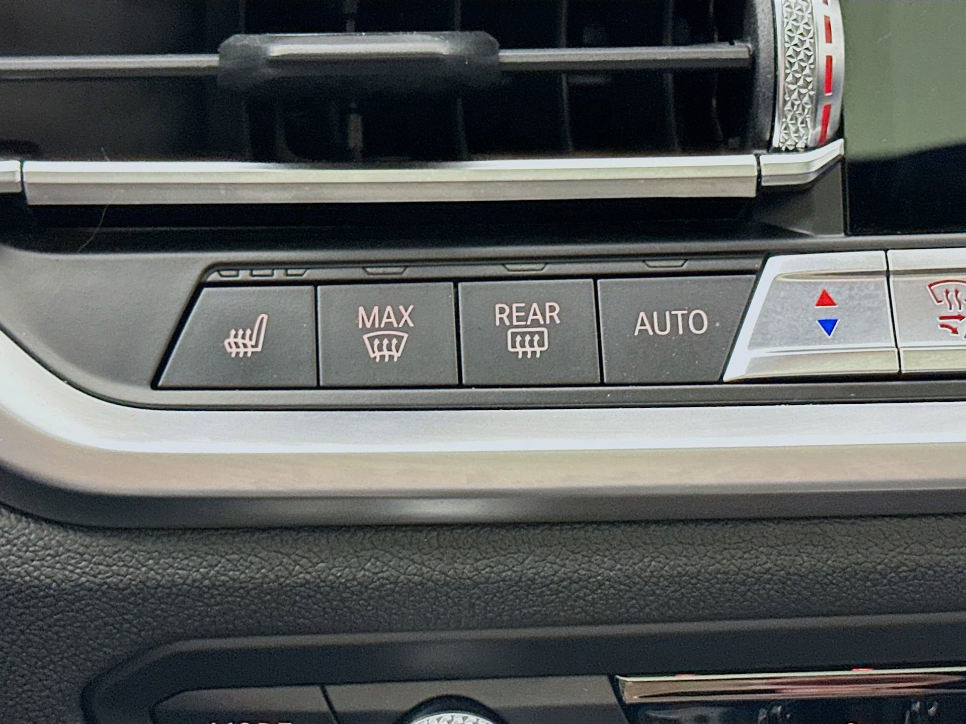 Used 2020 BMW 330i xDrive Sedan AWD/4WD image 21