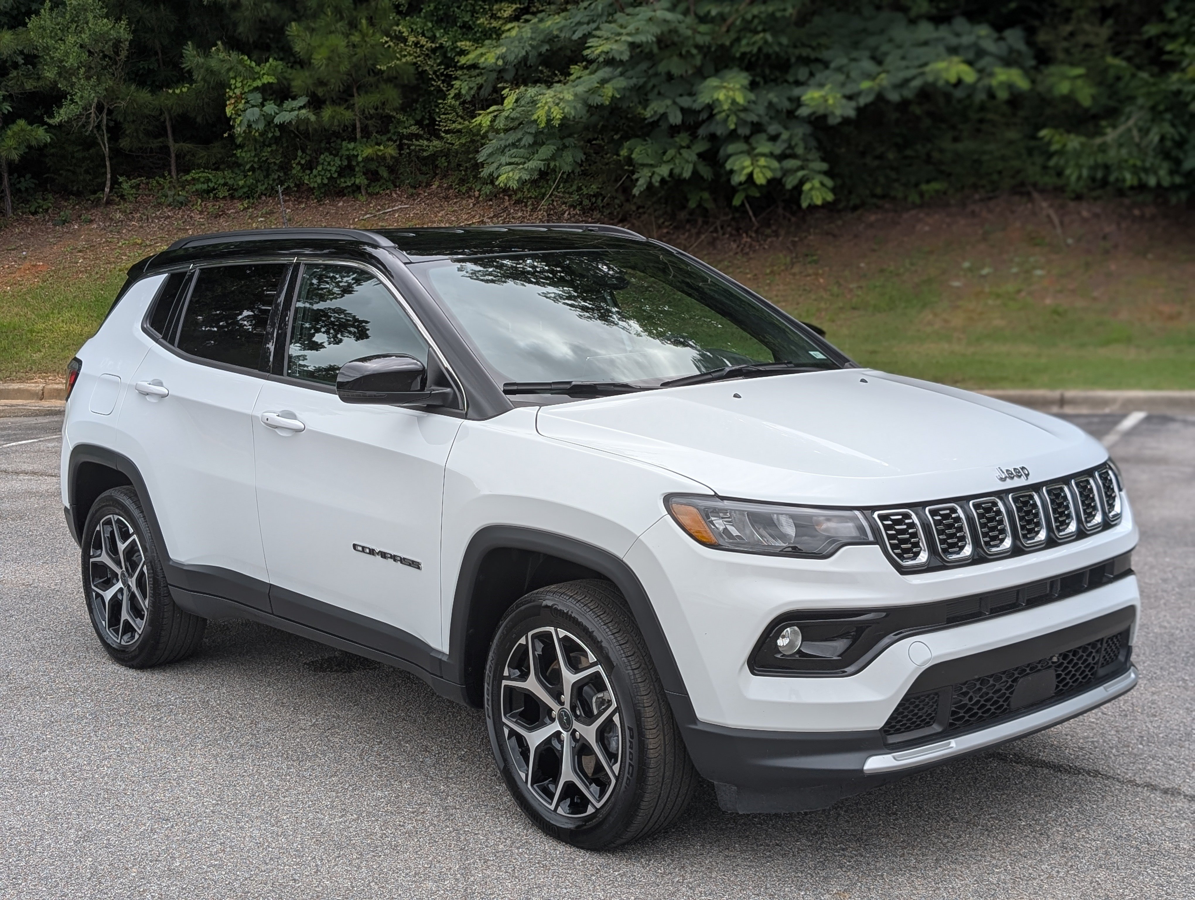 Used 2025 Jeep Compass Limited AWD/4WD image 10
