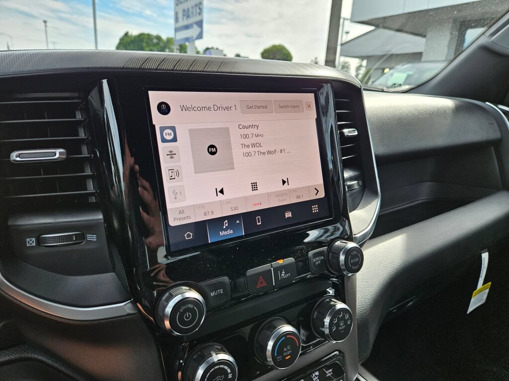New 2026 RAM 1500 Express AWD/4WD image 22