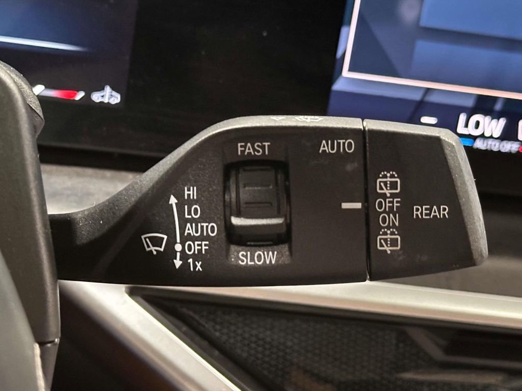 Used 2024 BMW X5 xDrive40i w/ Premium Package AWD/4WD image 32