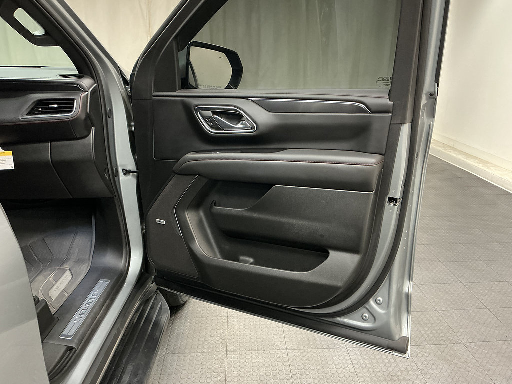 Used 2024 Chevrolet Tahoe RST w/ RST Performance Edition AWD/4WD image 39