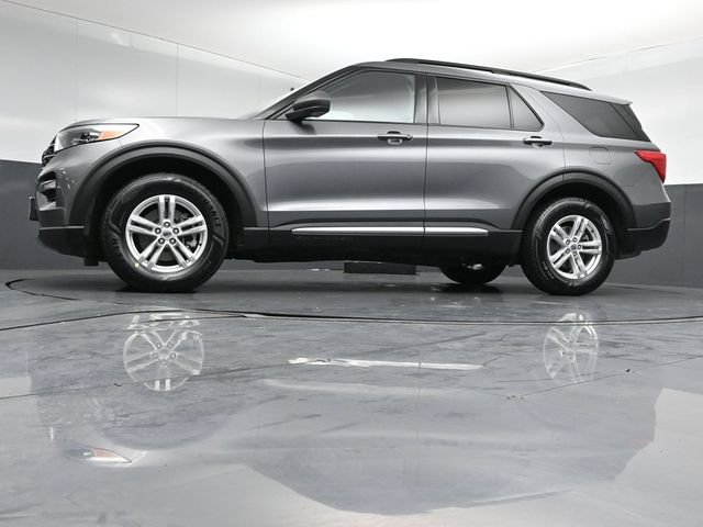 Certified 2021 Ford Explorer XLT w/ Equipment Group 202A AWD/4WD image 39