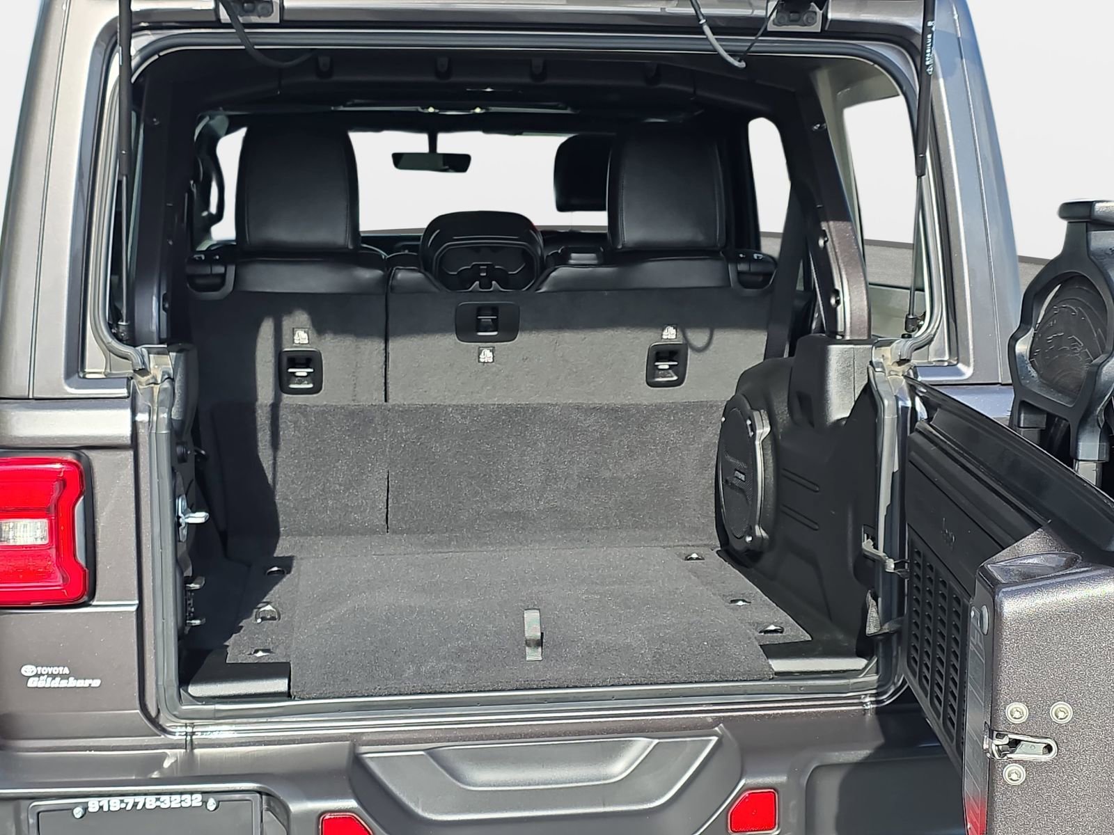 Used 2021 Jeep Wrangler Unlimited Sahara image 12