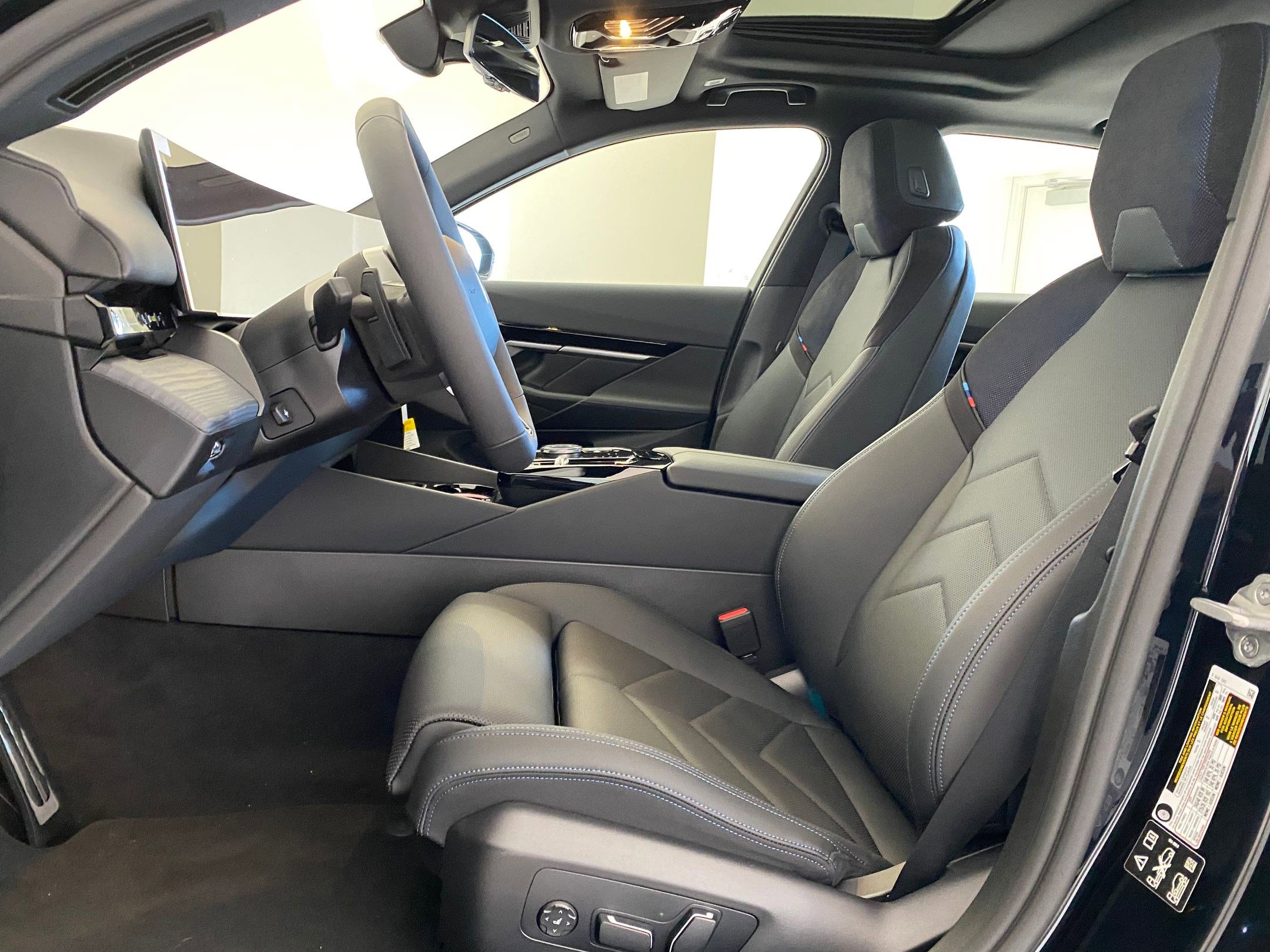 New 2026 BMW 530i xDrive w/ M Sport Package image 4