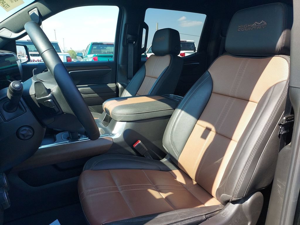 Used 2026 Chevrolet Silverado 1500 High Country w/ High Country Premium Package AWD/4WD image 17