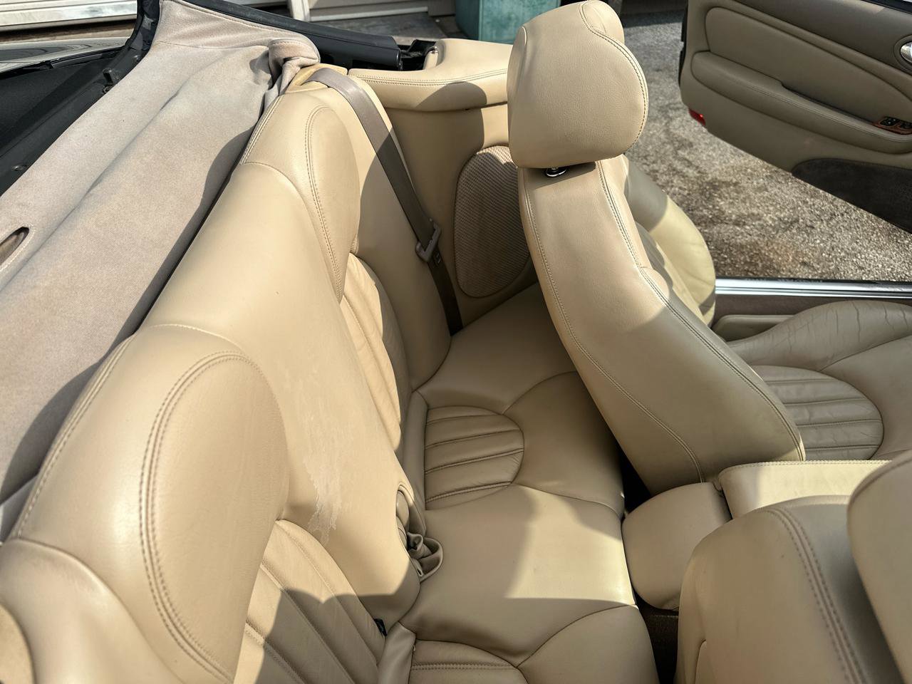 Used 2004 Jaguar XK8 Convertible image 19