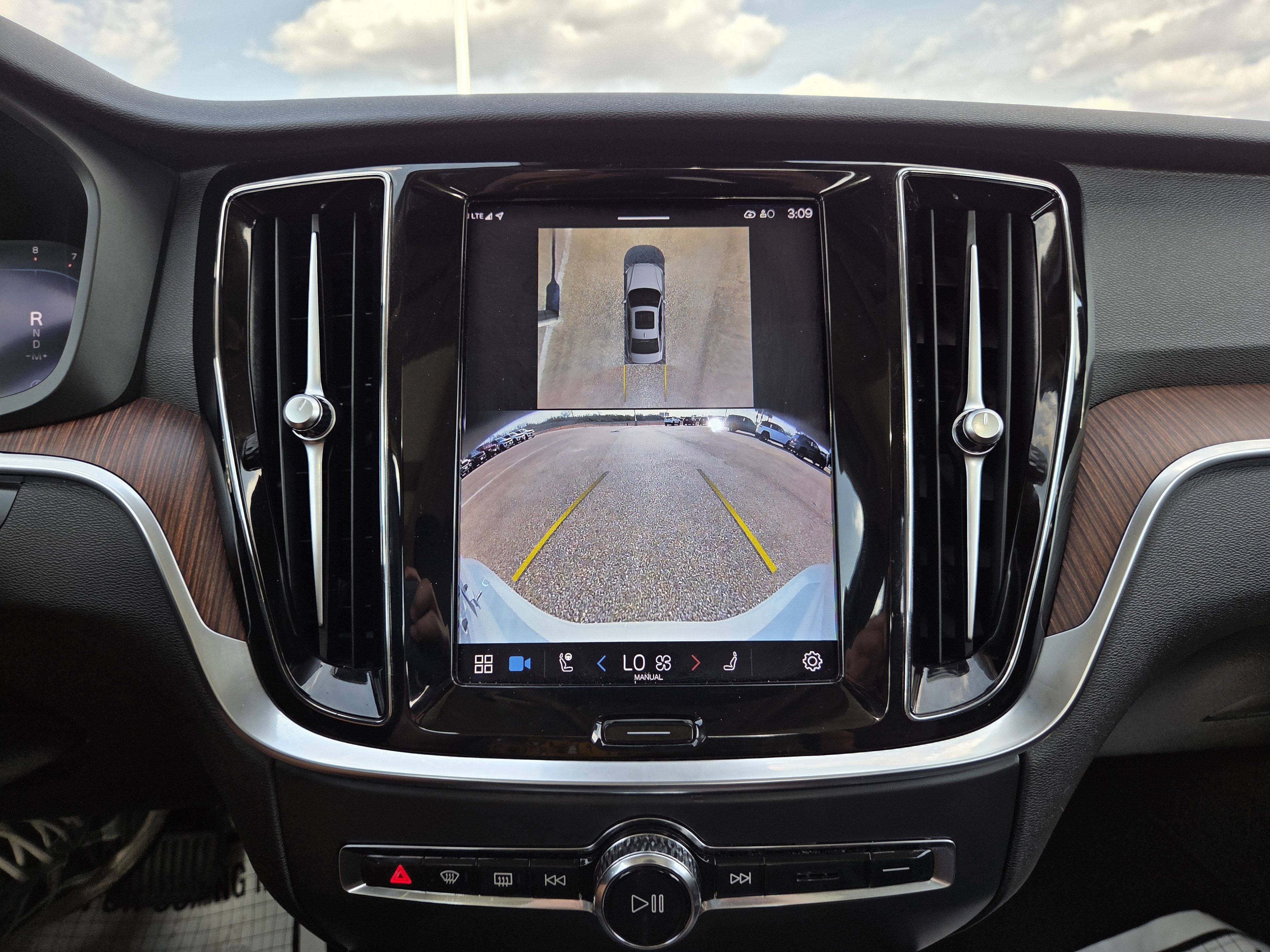 Used 2024 Volvo S60 B5 Plus image 33