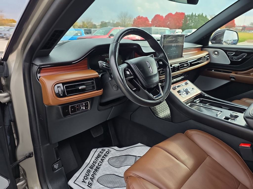 Used 2023 Lincoln Aviator Reserve w/ Equipment Group 201A image 23