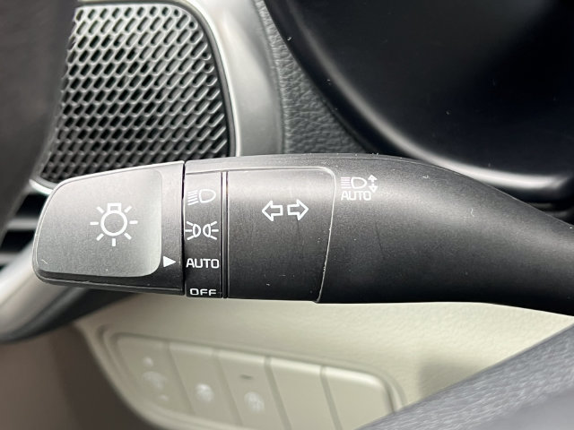 Used 2025 Kia Soul LX w/ LX Technology Package FWD image 17