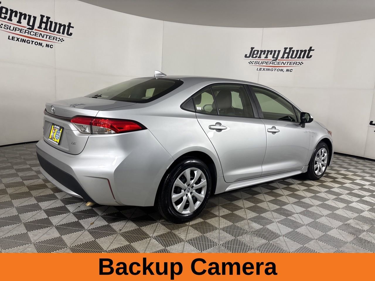 Used 2020 Toyota Corolla LE FWD image 5