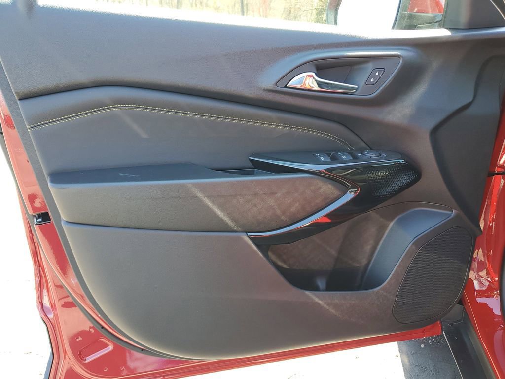 New 2026 Chevrolet Trax LT w/ Driver Confidence Package FWD image 12