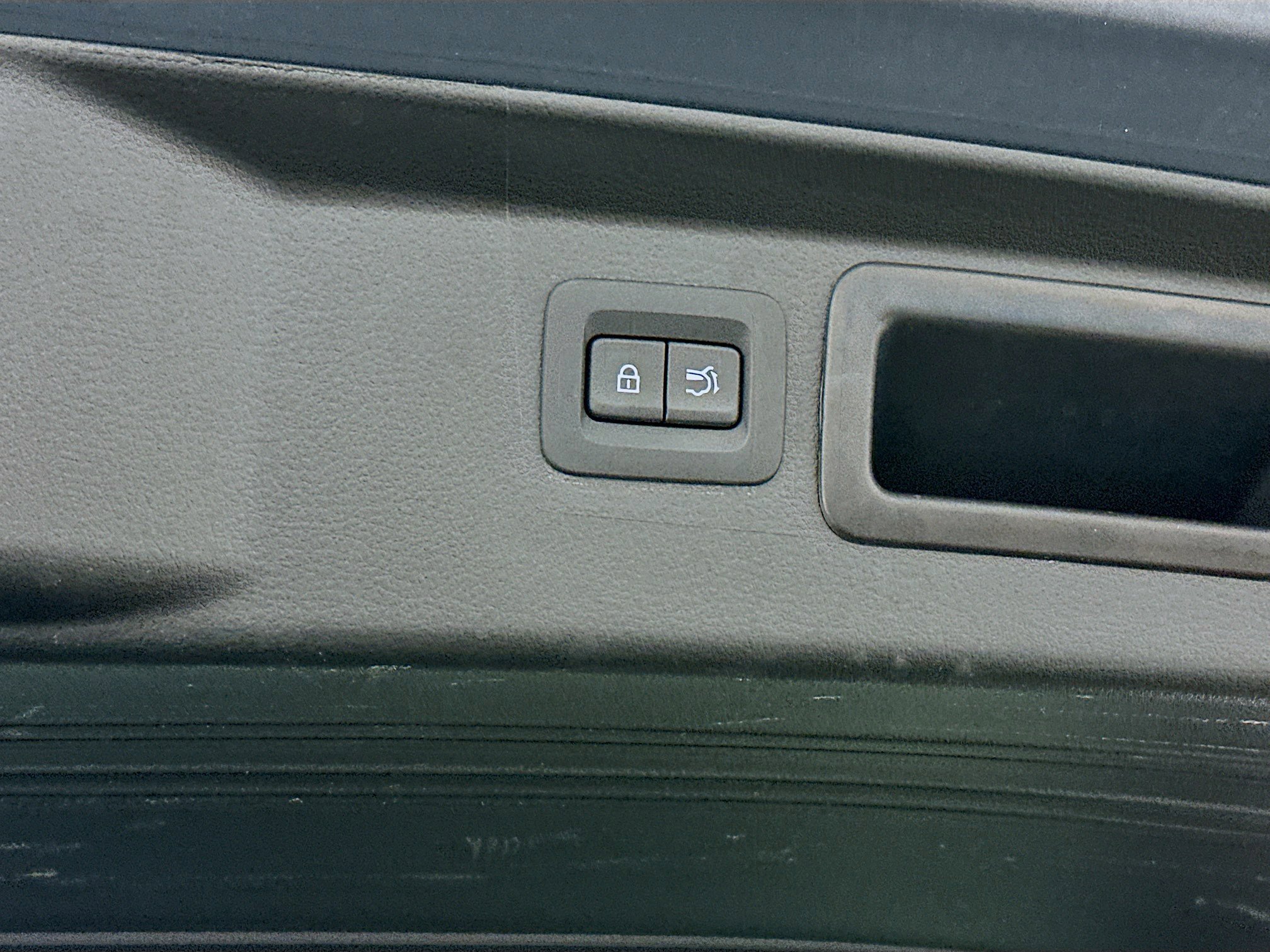 Used 2025 MAZDA CX-50 AWD 2.5 Hybrid w/ Premium Pkg image 32