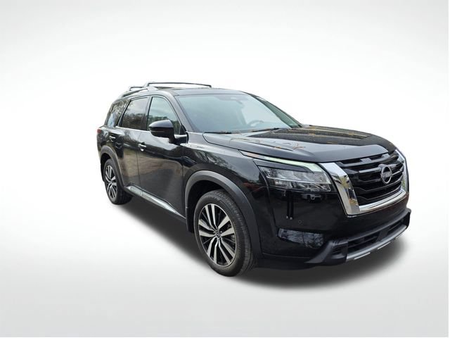 Used 2024 Nissan Pathfinder Platinum w/ Cargo Package image 2