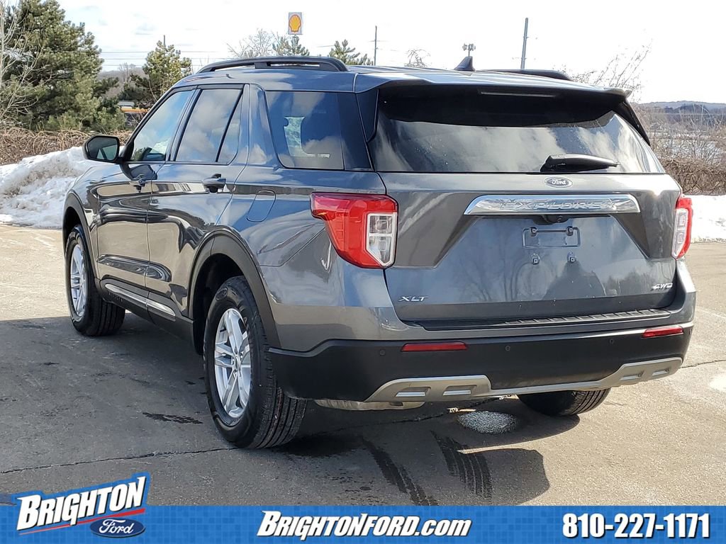 Used 2023 Ford Explorer XLT w/ Equipment Group 202A image 3