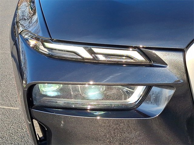 Used 2023 BMW X7 xDrive40i w/ Premium Package image 9