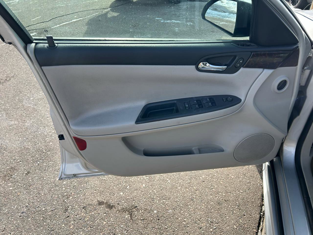 Used 2015 Chevrolet Impala LTZ FWD image 14