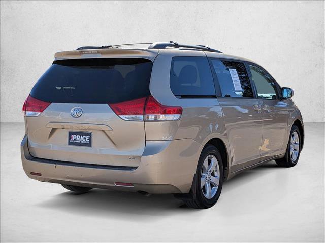 Used 2011 Toyota Sienna LE w/ Towing Pkg image 5