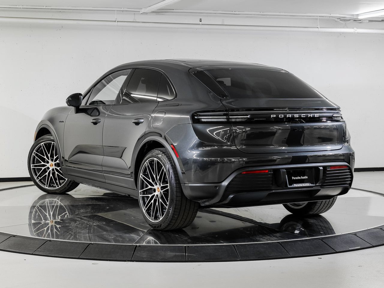 New 2026 Porsche Macan Electric RWD image 3