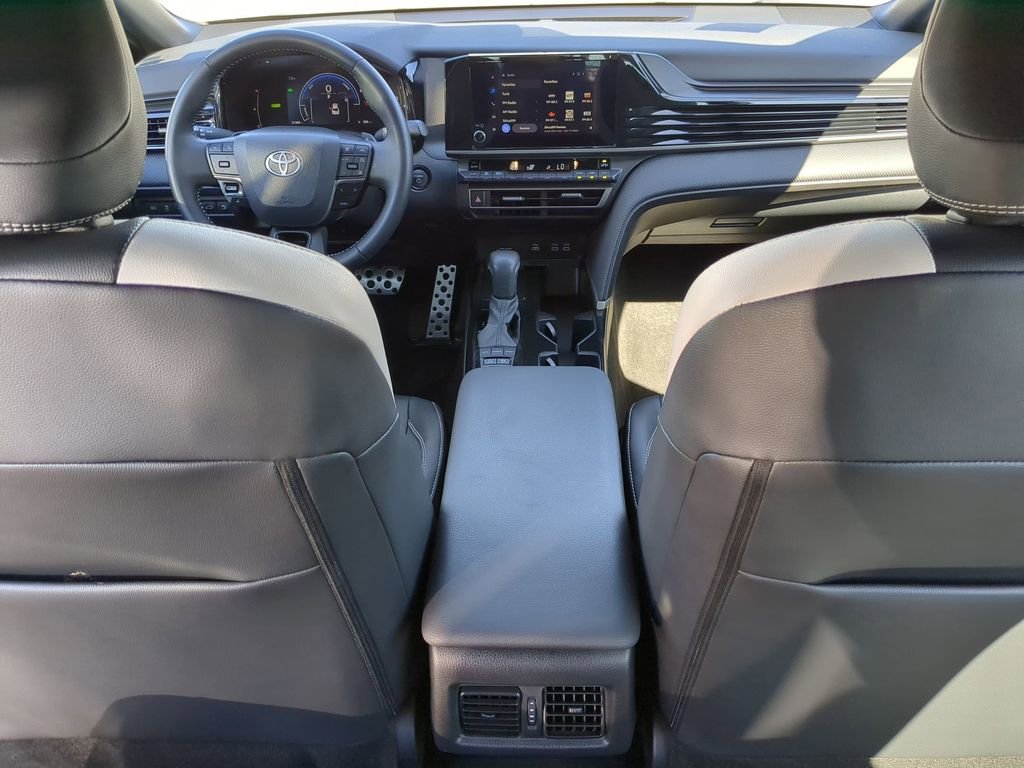 Used 2025 Toyota Camry SE image 26