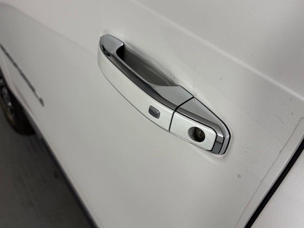 Used 2023 GMC Yukon Denali Ultimate image 12